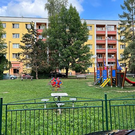 Simcity I Free Parking 24H Self Check-In Banská Bystrica Exteriör bild